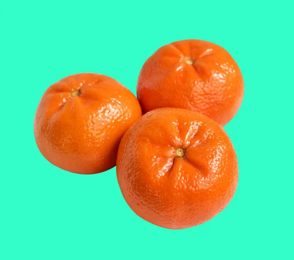 Mandarynkowa Pomarańcza Izolowana Ścieżką Wycinania Zielonym Tle Bez Cienia Zdrowe — Zdjęcie stockowe