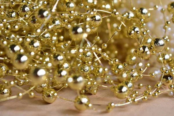 Funkeln Glitzern Goldene Perlenkette Schmuck Handgemachter Hintergrund — Stockfoto
