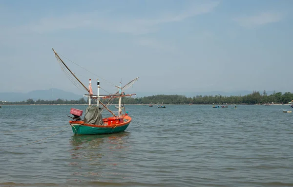 One Fishing Boat Stationary Coast — Stock Photo, Image