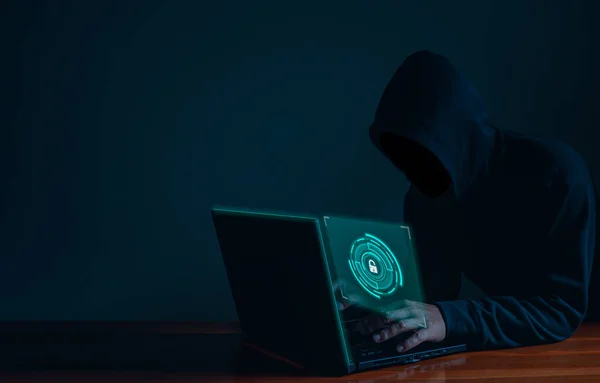 Hacker Bekerja Pada Laptop Dalam Gelap Konsep Keamanan Informasi Dalam — Stok Foto