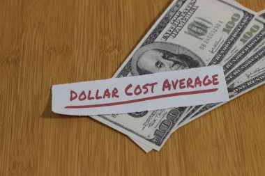 Kavramsal Fotoğraf, Rastgele Para Kağıdı ve Dolar Maliyeti Ortalaması veya DCA altın kural yatırımı
