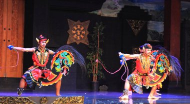 Fotoğraf Editörü, 04 Nisan 2021, TMII, Taman Mini Endonezya Indah, Doğu Java Pavyonu veya Anjungan, 28 Kasım 2021, Jaranan veya Bambu Atı Geleneksel Dans