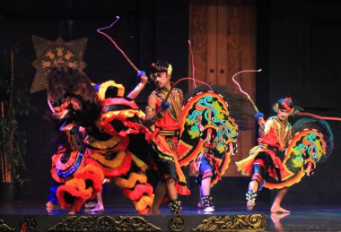 Fotoğraf Editörü, 04 Nisan 2021, TMII, Taman Mini Endonezya Indah, Doğu Java Pavyonu veya Anjungan, 28 Kasım 2021, Jaranan veya Bambu Atı Geleneksel Dans