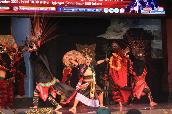 Fotoğraf Editörü, Taman Mini Endonezya Indah, Doğu Java Pavyonu veya Anjungan, Blitar Drama Geleneksel Dans Dibyatara Djajadigda