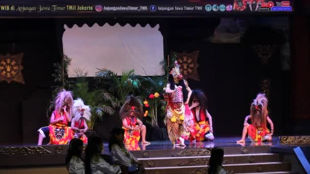 Редакция Июня 2022 Традиционный Классический Танец Tmii Taman Mini Indonesia — стоковое видео