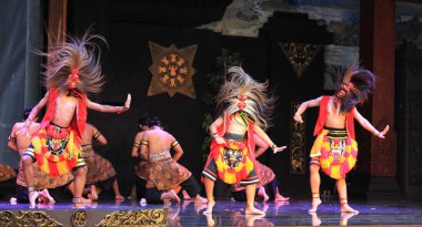 Fotoğraf Editörü, Taman Mini Endonezya Indah, Doğu Java Pavyonu veya Anjungan, 28 Kasım 2021, Ponorogo Dans ve Tiyatro Suryo Sumirat Bumi Ponorogo, jatilan, reog