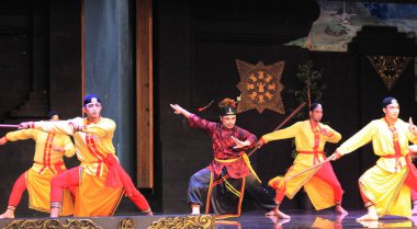 Fotoğraf Editörü, Taman Mini Endonezya Indah, Doğu Java Pavyonu veya Anjungan, 28 Kasım 2021, Ponorogo Dans ve Tiyatro Suryo Sumirat Bumi Ponorogo