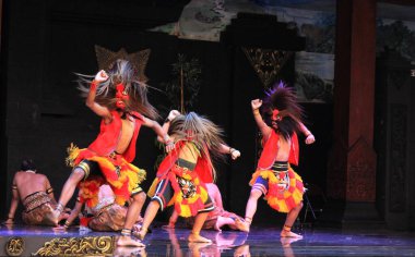 Fotoğraf Editörü, Taman Mini Endonezya Indah, Doğu Java Pavyonu veya Anjungan, 28 Kasım 2021, Ponorogo Dans ve Tiyatro Suryo Sumirat Bumi Ponorogo, jatilan, reog