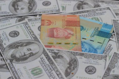 Kavramsal Fotoğraf 150.000 Rupiah Dolar kağıt para, Perspektif ötesinde