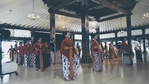 Filmación Editorial Junio 2022 Danza Clásica Tradicional Tmii Taman Mini — Vídeo de stock