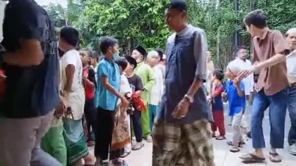Footage Editorial Indonesia Jakarta Juli 2022 Children Queue Donation — Video