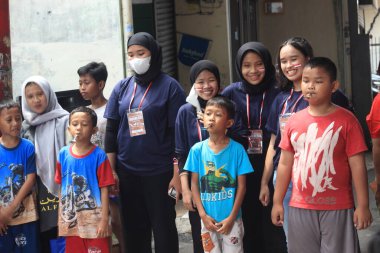 editorial photo, indonesia, 17 august 2022, east jakarta fun game at hut ri, kemerdekaan, bring marble at Spoon