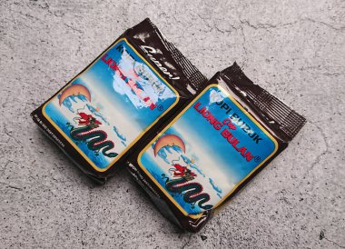 fotoğraf editörü, 10 Ekim 2022, yeminli ifade, bogor, batı java, Endonezya geleneksel yerel arabika kahvesi şekersiz küçük paket, hiç kimse