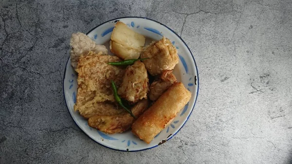 Pohled Shora Gorengan Smažené Banány Cireng Tahu Nebo Tofu Tempe — Stock fotografie