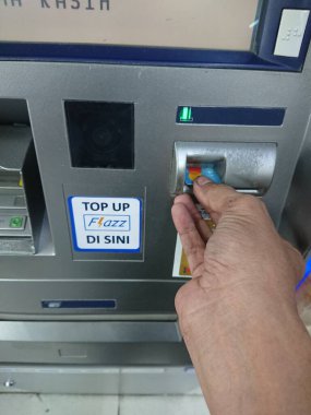 BCA ATM 'deki mali işlemler sırasında el kameralarını kapatın.