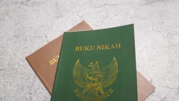 Filmato Editoriale Jakarta Ottobre 2022 Due Buku Nikah Certificato Matrimonio — Video Stock