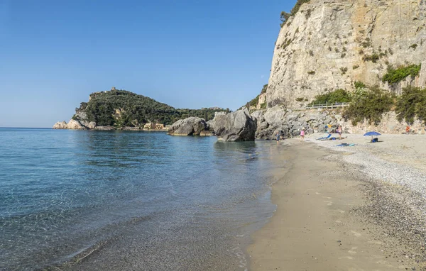 Gyönyörű Strand Malpasso Varigotti Trasparent Türkiz Víz — Stock Fotó