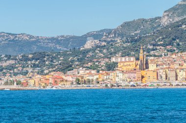 Venentimiglia, İtalya - 07-07-2021: Ventimiglia 'dan Menton' un panoramik görüntüsü