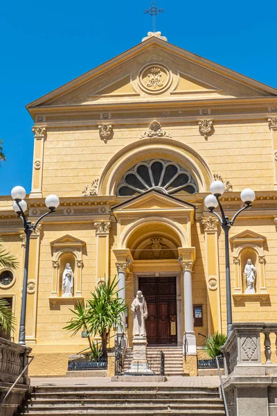 Sanremo, İtalya - 07-07-2021: Sanremo 'daki güzel kilise