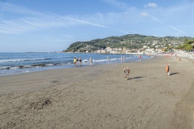 Diano Marina, İtalya - 04-07-2021: Diano Marina plajı