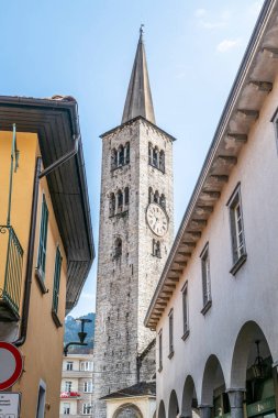 Omegna 'daki antik gotik çan kulesi