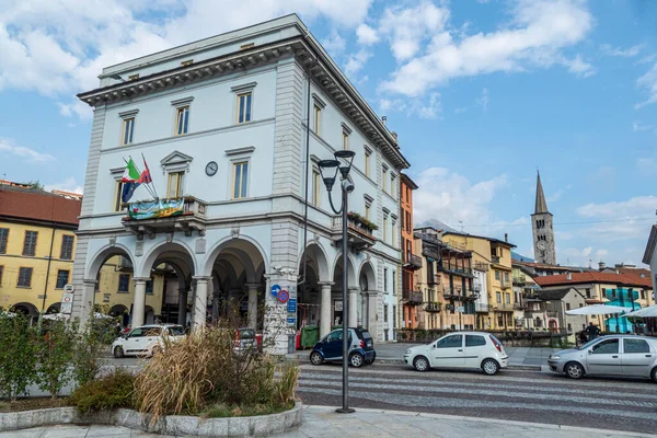 Omegna Italia 2021 Centro Histórico Omegna Con Hermosos Edificios Cerca — Foto de Stock