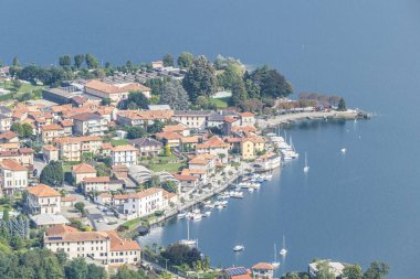 Orta Gölü 'ndeki Pella' nın havadan görünüşü