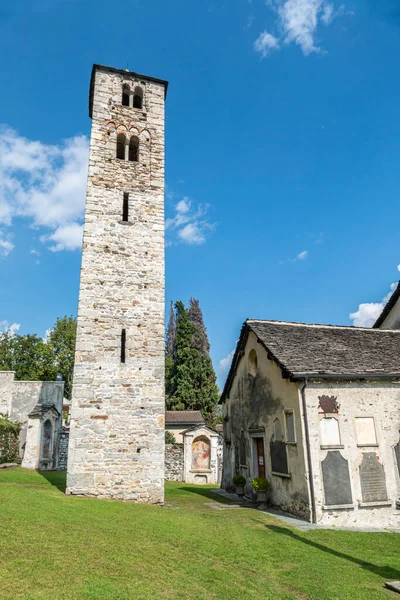 Hermosa Iglesia San Filiberto Cerca Del Lago Orta — Foto de Stock