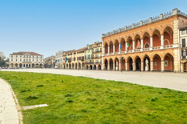 Padova Włochy 2022 Piękne Zabytkowe Budynki Placu Prato Della Valle — Zdjęcie stockowe