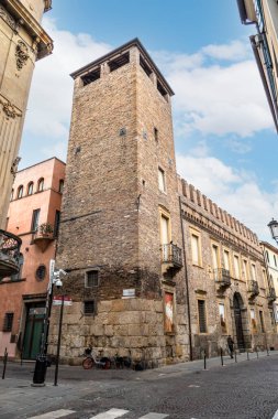 Padova, italya- 04-05-2022: Padua 'nın tarihi merkezindeki güzel antik bina