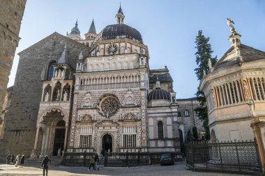 Bergamo, Italy- 04-07-2022: Colleoni Şapeli ile Bergamo 'nun güzel bazilikası