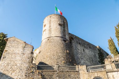 Bergamo 'nun tarihi merkezinde güzel bir kale.