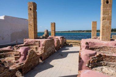 Vendicari, İtalya: 09-15-2022: Vendicari 'nin eski tonarasının kalıntıları