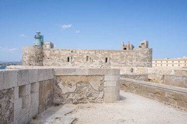 Syracuse, İtalya - 09-16-2022: Ortigia 'daki Maniace Kalesi