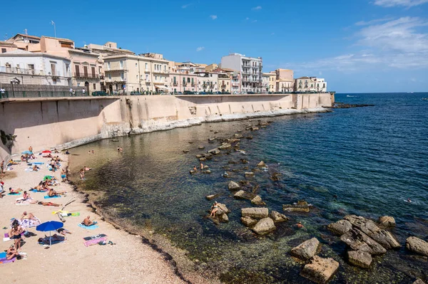 シラキュース イタリア 2022 その美しいビーチとオルティジアの海辺 — ストック写真