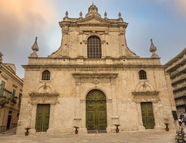 Modica, İtalya: 09-21-2022: Modica 'daki güzel antik kilise 