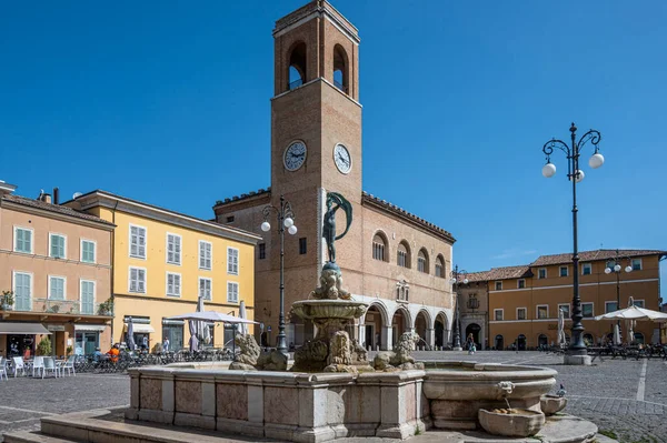 Фано Італія 2022 Красива Центральна Площа Фано Історичним Палацом Розуму — стокове фото