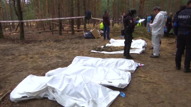 Izum Ukraine September 2022 Forensic Experts Working Exhumation Bodies Those — Stock Video