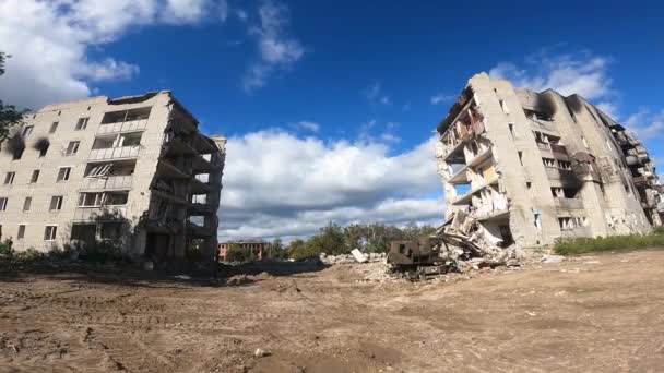 Rezidenční Budova Zničená Leteckým Úderem Ukrajině Rusko Zaútočilo Ukrajinu Ostřeluje — Stock video