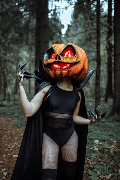 Mask Form Pumpa Med Brinnande Ögon Läskig Tjejdräkt För Halloween — Stockfoto
