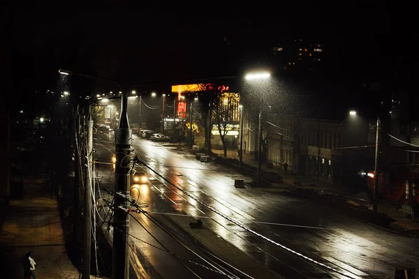 Een Verlaten Nachtstraat Regen Mistige Avondweg Het Licht Van Lantaarns — Stockfoto