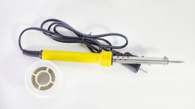 ELEKTRONİK BİRLİKLERİ İÇİN KÜTÜTÜTÜRÜNÜĞÜ BİR AÇIKLAR VE BİR AY AÇIKLAMASI