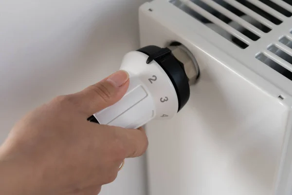 Termostato Blanco Para Ajustar Temperatura Del Radiador Calefacción Central Ajusta — Foto de Stock