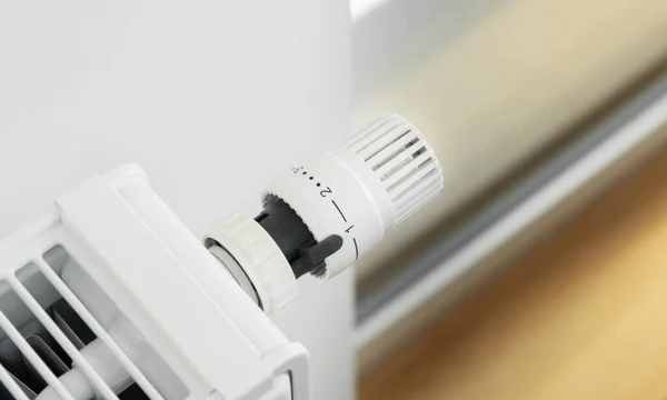 Controlador Termostato Que Define Temperatura Radiador Sala Definido Para Valor — Fotografia de Stock