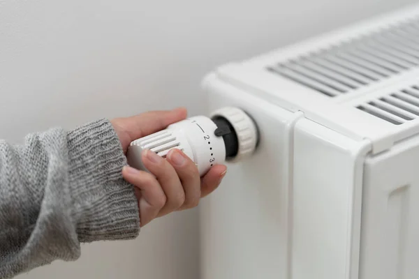 Controlador Termostato Que Define Temperatura Radiador Sala Definido Para Valor — Fotografia de Stock