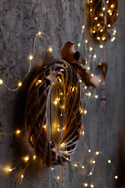 Decoração Natal Materiais Naturais Uma Parede Escura — Fotografia de Stock