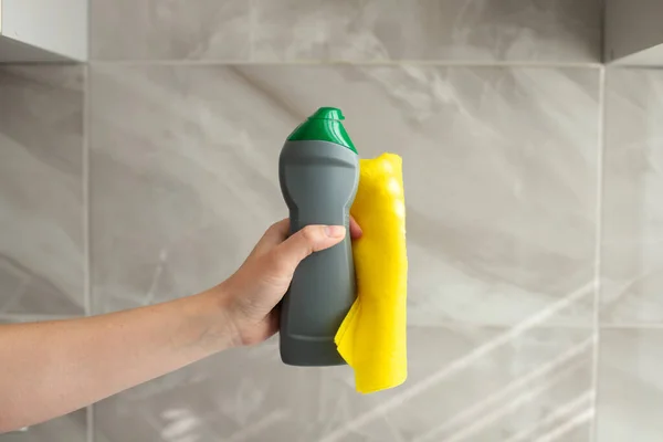 Plastic Bottle Cleaning Products Napkin Hand Kitchen Tiles Close — 스톡 사진