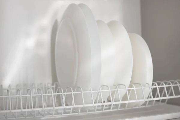 White Clean Plates Shelf Kitchen — Stockfoto