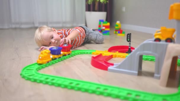 Kids Play Wooden Railway Child Toy Train Cute Kid Playing — Vídeo de Stock