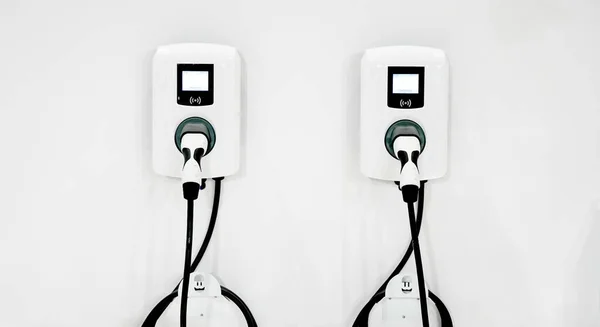 Elektrikli araba şarjı için güç kaynağı. Elektrikli araba şarj istasyonu. 